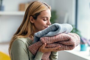 7 απλοί τρόποι για ρούχα που μυρίζουν φρεσκάδα μετά από κάθε πλύση