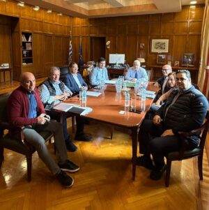 Συνάντηση ΥΠΑΝ με Έλληνες ζαχαροπλάστες: Επί τάπητος οι κανόνες πώλησης ζαχαρωδών στις λαϊκές αγορές