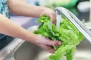 Εγκρίθηκαν φυτοφάρμακα με PFAS σε μαρούλι, μπρόκολο και πατάτες στις ΗΠΑ – Αντιδρούν επιστήμονες και οργανώσεις