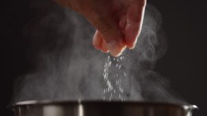 Γιατί το αλάτι που βάζουμε στο φαγητό πρέπει να είναι ιωδιούχο;