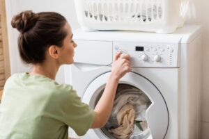 4 αντικείμενα που πρέπει ΠΑΝΤΑ να πλένετε με ζεστό νερό
