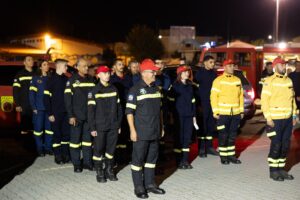 Η Αγγελάκης στο πλευρό των εθελοντών δασοπυροσβεστών με δωρεά οχημάτων και εξοπλισμού
