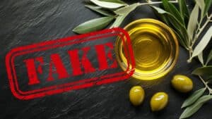 Ελλάδα: Κύκλωμα διακίνησε 600 τόνους νοθευμένου «ελαιολάδου» – Συλλήψεις και κατασχέσεις