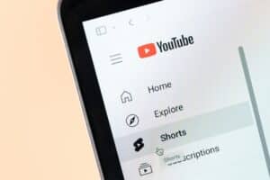Το YouTube επεκτείνει τον γονικό έλεγχο στην Ελλάδα: Νέα εργαλεία για την προστασία των εφήβων