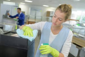 Ανθεκτικά μικρόβια στα νοσοκομεία: Το νέο ευρωπαϊκό σχέδιο για την αντιμετώπιση των εντεροβακτηριδίων