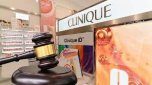 Αγωγή εναντίον της Clinique για γνωστό καλλυντικό 