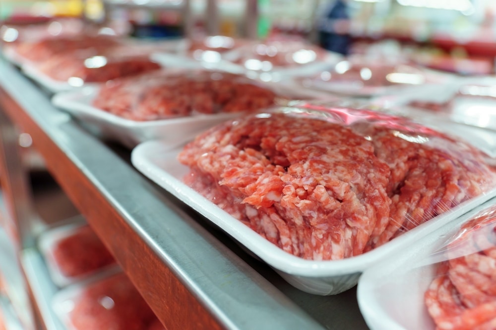 Η SPAR εξαλείφει τις πλαστικές θήκες στη συσκευασία κρέατος και σχεδιάζει ευρωπαϊκή επέκταση