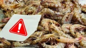 Αν δείτε έτσι τις γαρίδες στον πάγκο, MHN τις αγοράσετε!