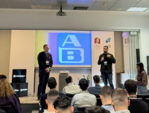 ΑΒ Βασιλόπουλος: Στηρίζει το AIHackathon 2026, επενδύοντας στην καινοτομία και στα νέα ταλέντα