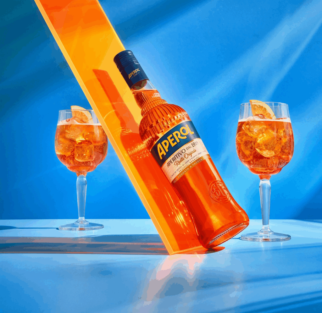 Το Aperol άλλαξε μπουκάλι για πρώτη φορά από το 1919 - Cibum.gr