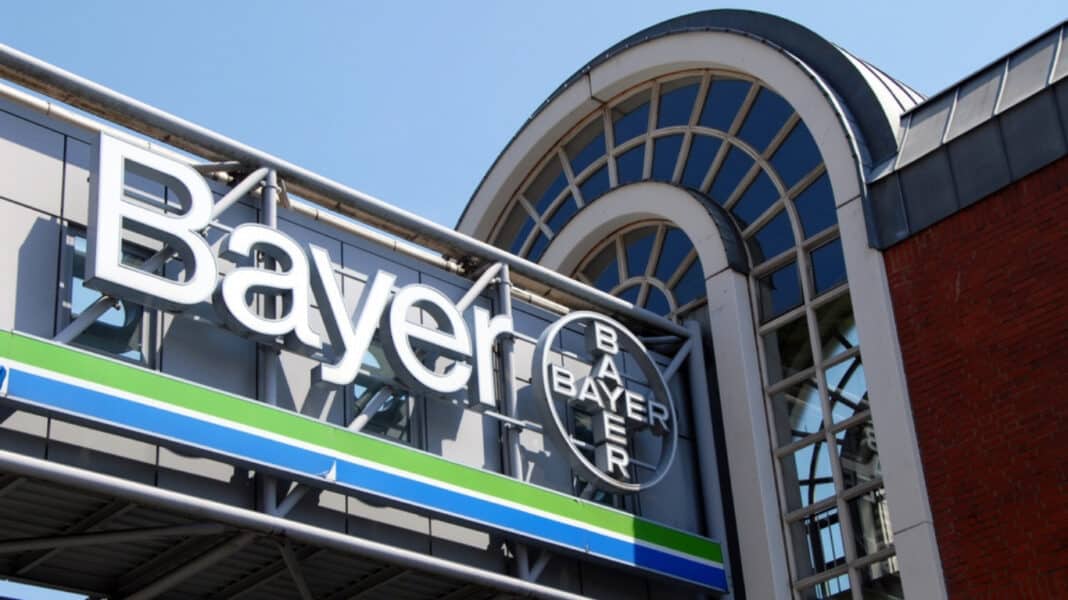Bayer: Κατηγορείται ότι δημιούργησε ΜΚΟ για να προωθήσει την «αθωότητα» καρκινογόνου ζιζανιοκτόνου