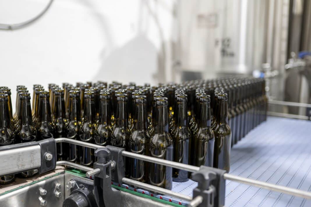 Diageo: Γιατί η Ινδία δέσμευσε 18.000 κιβώτια ποτών