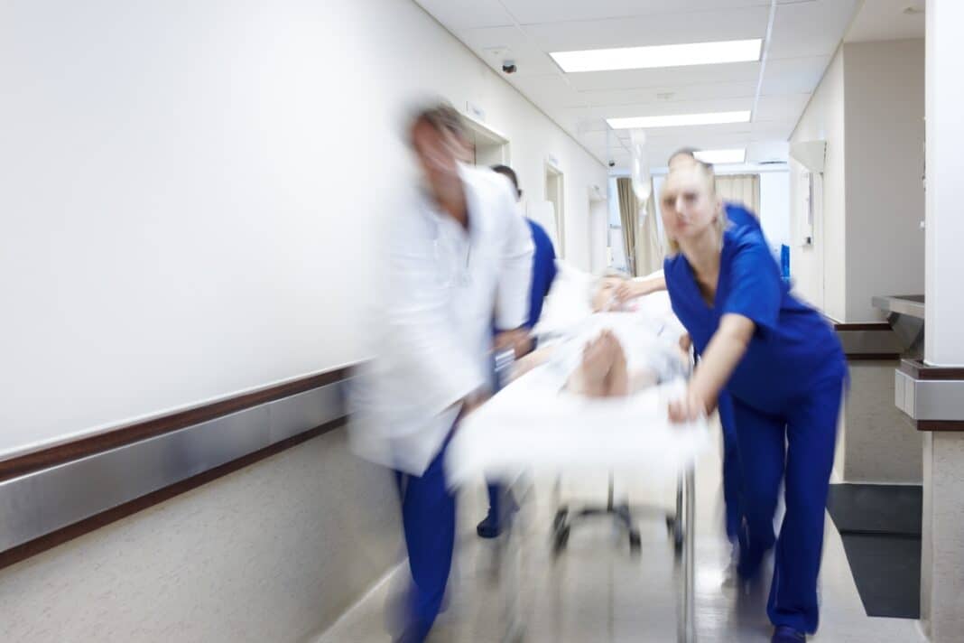 Κρούσμα βακτηριακής μηνιγγίτιδας στο ΑΠΘ: 19χρονος φοιτητής νοσηλεύεται διασωληνωμένος στη ΜΕΘ - Cibum.gr