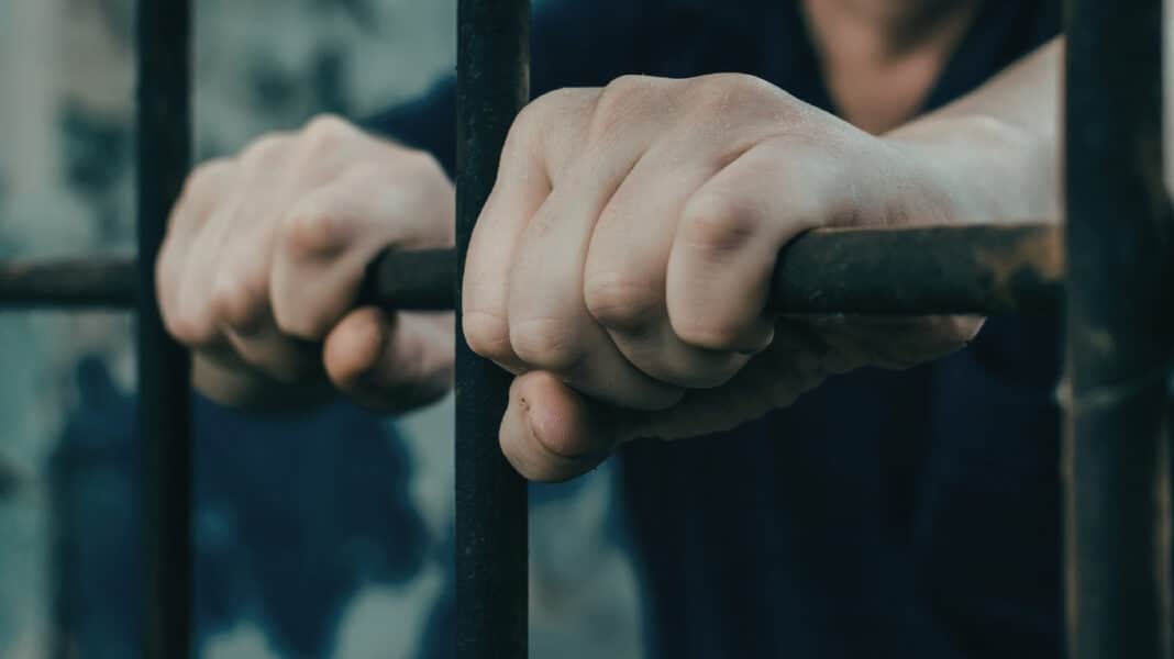Γιατί χιλιάδες άνθρωποι πληρώνουν για να κλειστούν εθελοντικά σε «στρατόπεδα αδυνατίσματος» με στρατιωτική πειθαρχία