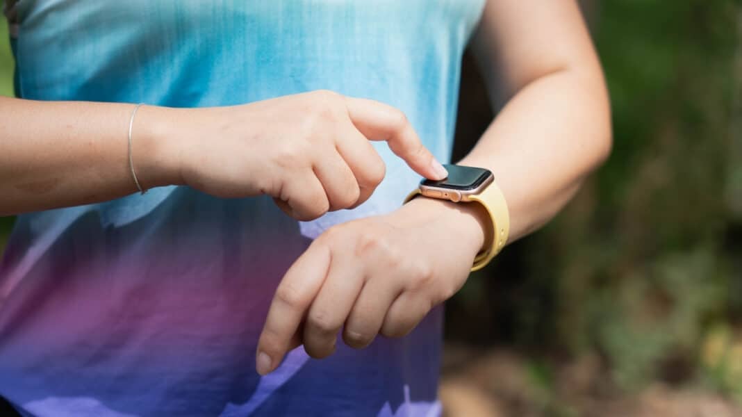 Smartwatch: Τα 6 σοβαρά ψέματα που σου λέει, σύμφωνα με την επιστήμη