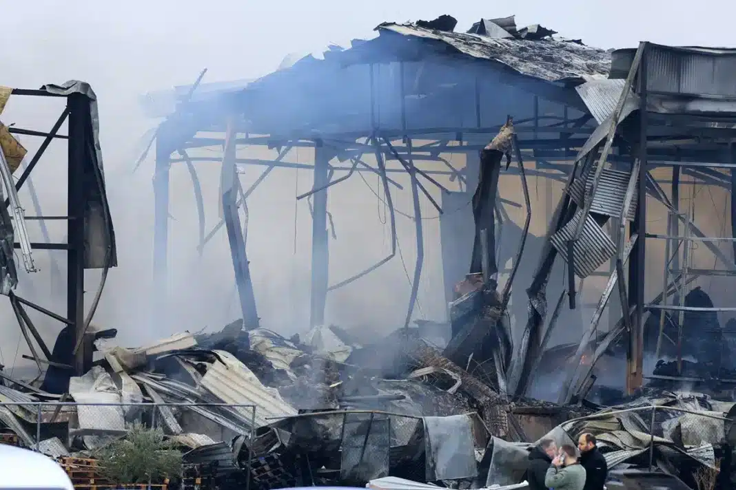 Βιολάντα: Ελεύθερο διευθυντικό στέλεχος με όρους μετά την απολογία του – βαραίνει το πόρισμα για την έκρηξη με πέντε νεκρές εργαζόμενες