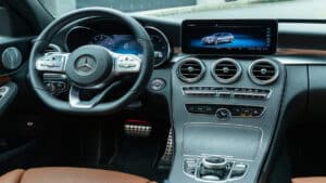 Δεύτερο πιστοποιημένο vegan αυτοκίνητο από τη Mercedes-Benz - Η βιομηχανία αρχίζει να αποχαιρετά το δέρμα