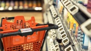 ΣΚΛΑΒΕΝΙΤΗΣ: Τα πρόστιμα για τις λάθος τιμές φέρνουν ηλεκτρονικές ετικέτες σε όλο το δίκτυο