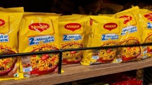 Nestlé: Καταγγελίες για έντομα και προνύμφες στα noodles της Maggi