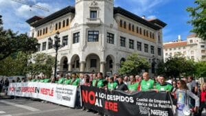 Nestlé: Απεργιακός «σεισμός» στην Ισπανία - Εργαζόμενοι κατεβάζουν ρολά ενάντια στις απολύσεις