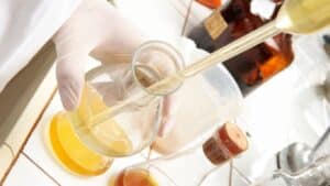 PFAS στο κρασί: Σχεδόν όλα τα δείγματα που παράγονται σε συγκεκριμένη περιοχή βρέθηκαν μολυσμένα - Έρευνα