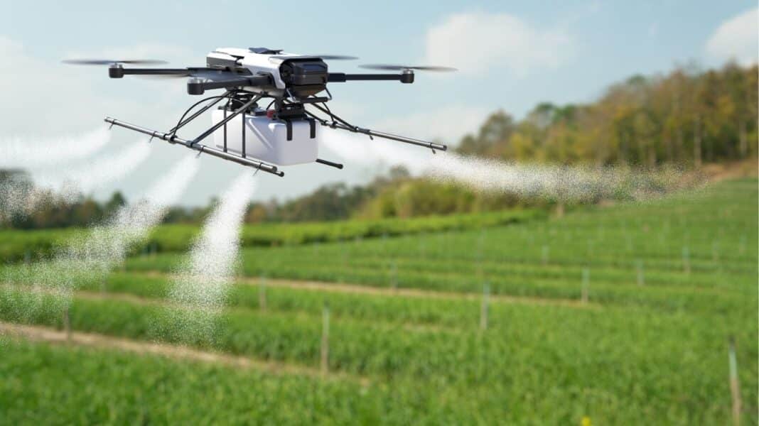 Πράσινο φως από την ΕΕ στους ψεκασμούς με drones: Τεχνολογική πρόοδος ή νέα απειλή για υγεία και περιβάλλον;