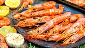 Πόσες γαρίδες μπορούμε να φάμε; Οι ειδικοί εξηγούν ποια ποσότητα θεωρείται ασφαλής και ποιοι πρέπει να προσέχουν