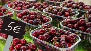 Ελληνικά κεράσια: Γιατί ενώ σε περιοχές της χώρας απορρίπτονται στον πάγκο εξακολουθούν να πωλούνται «χρυσάφι»;