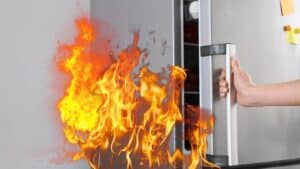 Ελαττωματικό ψυγείο προκάλεσε 34 πυρκαγιές και έναν θάνατο – Επείγουσα ανάκληση 121.000 συσκευών (Δείτε μάρκα και φωτογραφία)