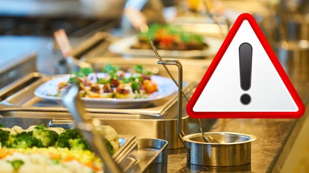 54 άτομα στο νοσοκομείο μετά από γεύμα στον μπουφέ πεντάστερου ξενοδοχείου