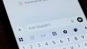 Άνδρας ακολούθησε συμβουλή του ChatGPT για να κόψει το αλάτι και κατέληξε στο νοσοκομείο με... ψύχωση