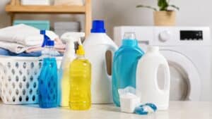 Απορρυπαντικά πλυντηρίου και οικιακά καθαριστικά: Μελέτη αποκαλύπτει όσα κρύβονται στη συσκευασία